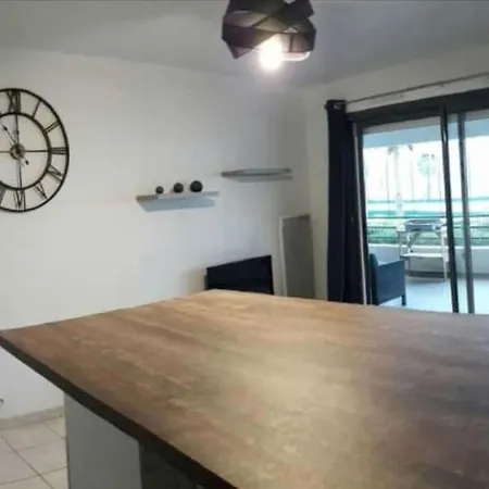 De 25m2 + Terrasse De 14m2+garage Privatif