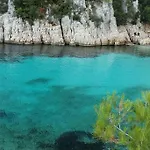 De 25m2 + Terrasse De 14m2+garage Privatif * La Ciotat